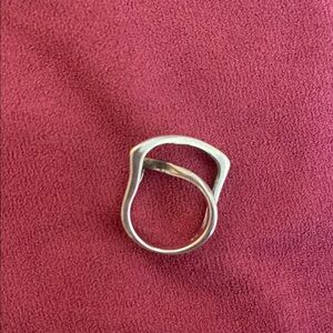 Silver (925) ring . Contemporary Design. Size 7-71/2